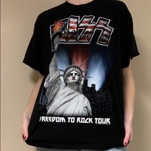 Kiss “freedom to rock” tour band tee.